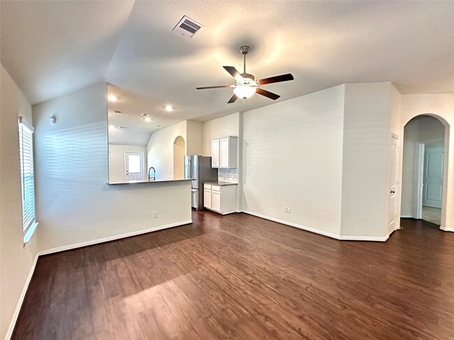 Foto del edificio - 9026 Beacon Mill Dr