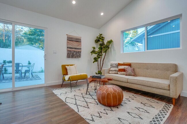 Foto del edificio - 5135 N Eagle Rock Blvd