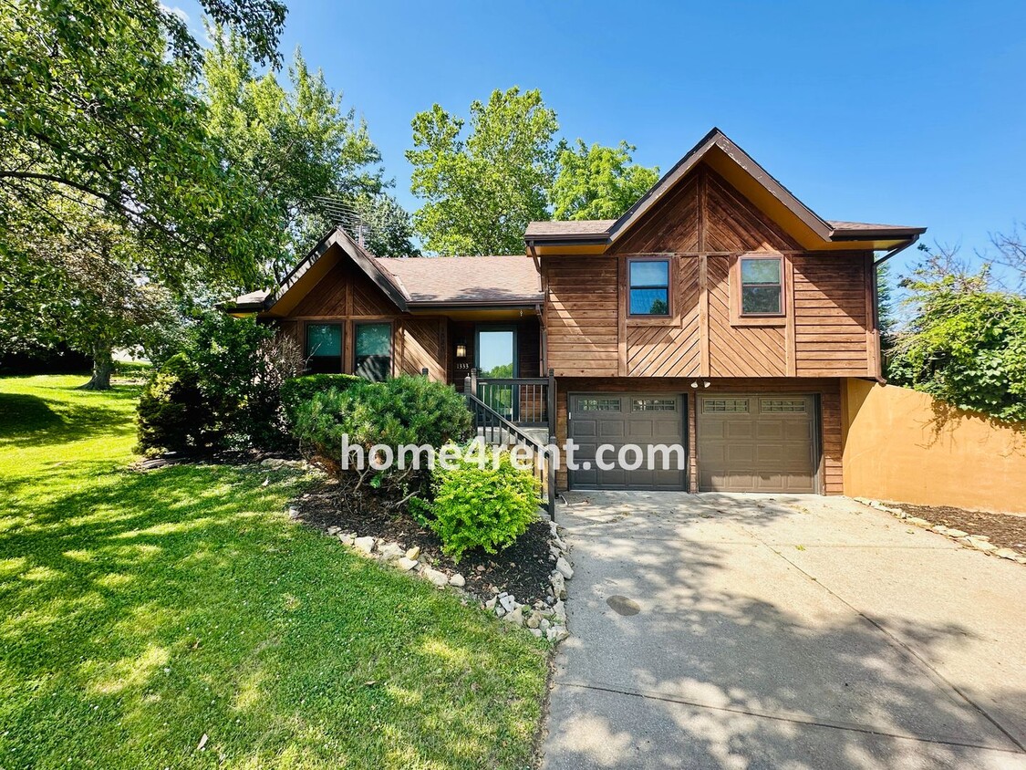 Primary Photo - Spacious Liberty Home w/ an Updated Kitche...