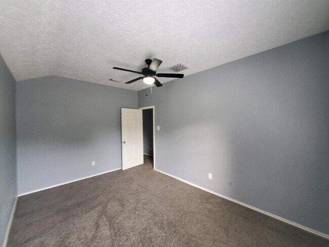 Foto del edificio - 22110 Lakeland Gardens Ct