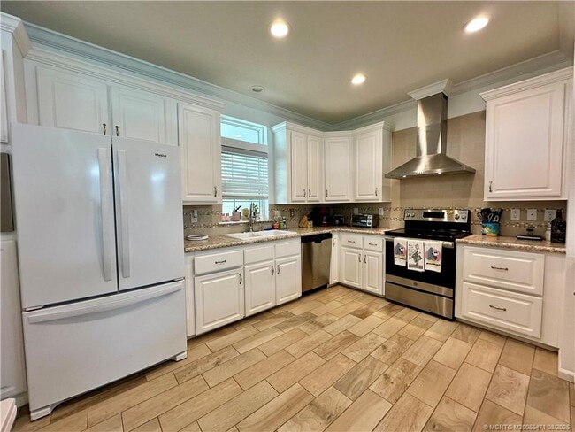 Building Photo - 174 NE Portside Dr