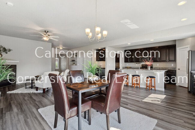 Photo - 1632 Derbyshire St House