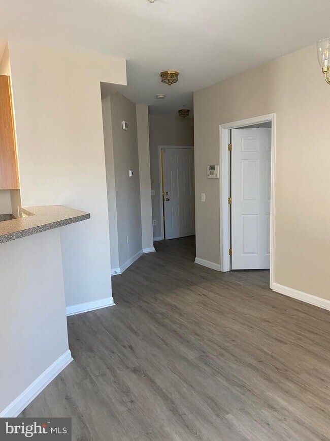 Building Photo - 15612 Everglade Ln