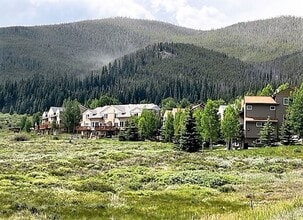 Building Photo - 592 Meadow Wood Cir