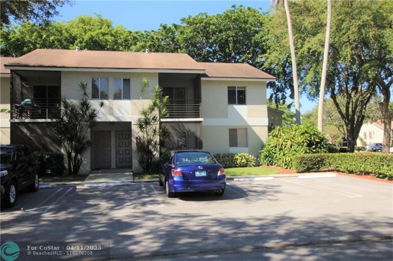 Primary Photo - 704 Gardens Dr
