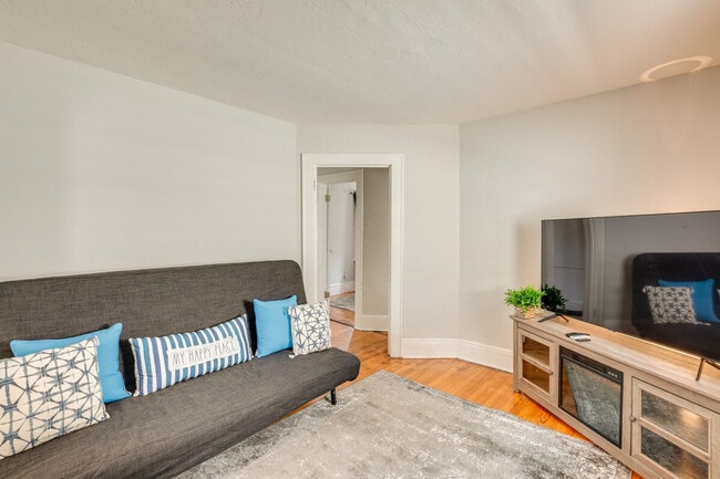 Building Photo - 278 High St