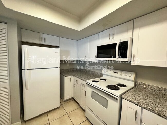 Photo - 801 Del Prado Dr House