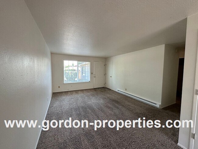 Foto del edificio - 4512 NE Lombard St