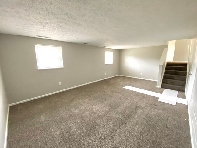 Building Photo - 2047 Zircon St NE