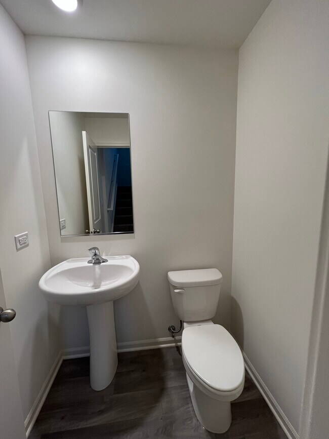 Foto del edificio - 217 Goldenrod Dr