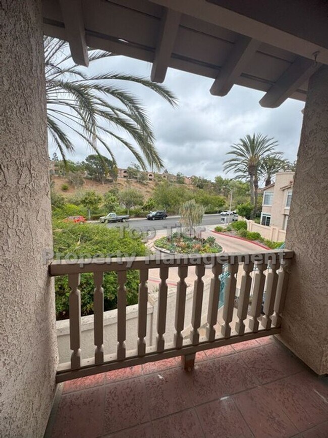 Foto del edificio - Beautifully Updated 2-Bedroom, 2-Bath Cond...