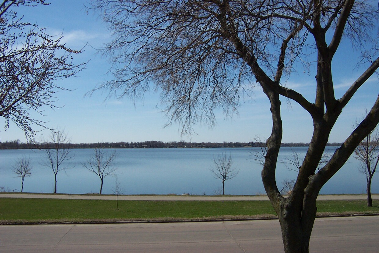 Foto principal - 608 1/2 Lake St