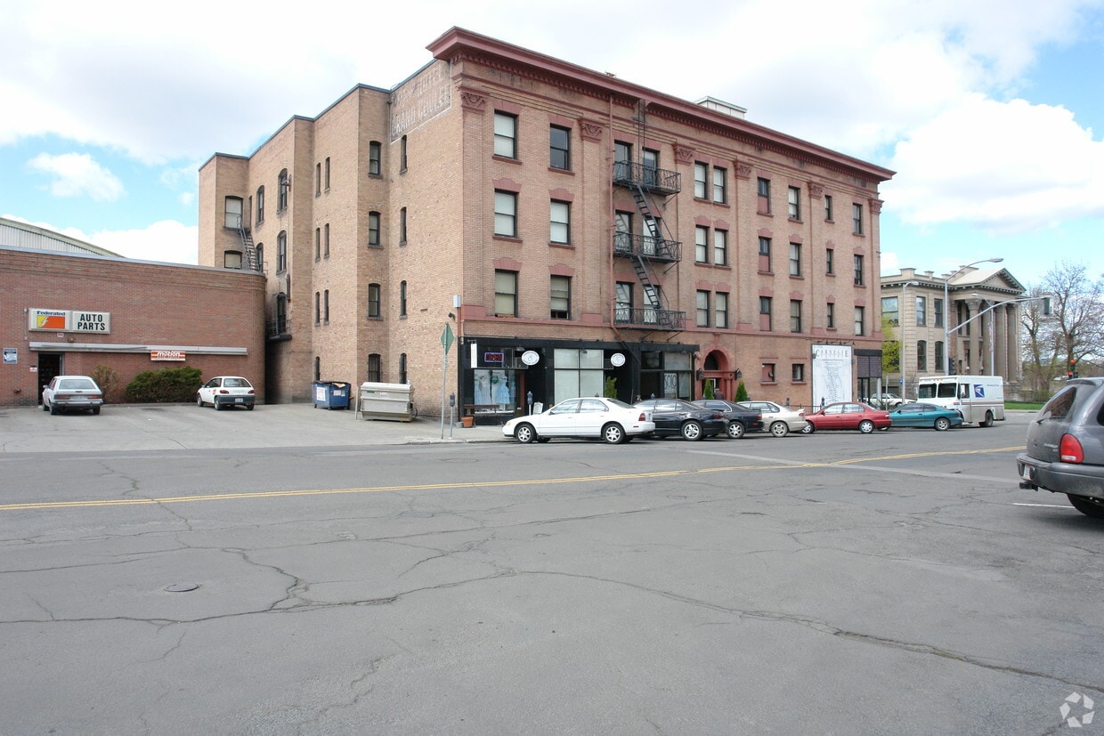 Building Photo - Grand Coulee