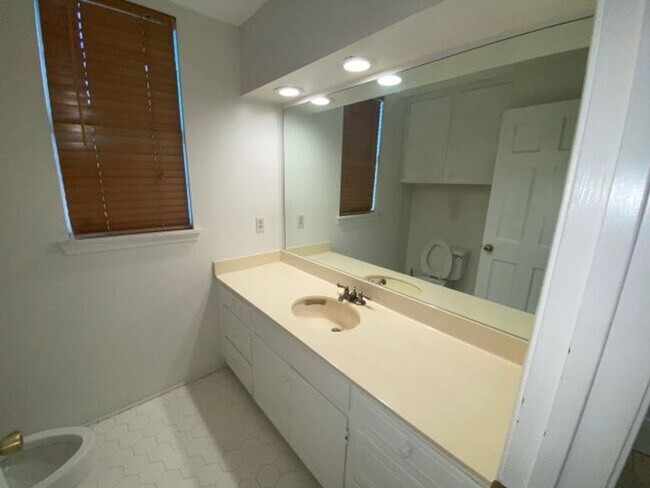 Foto del edificio - 4916 Stumberg Ln