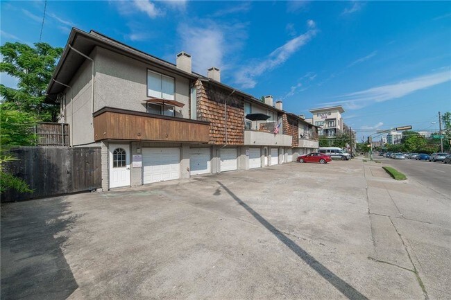Foto del edificio - 3103 Wycliff Ave