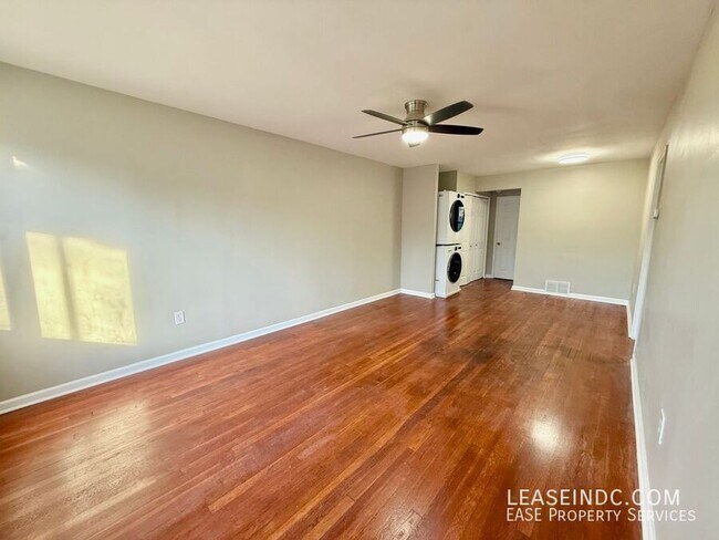 Foto del edificio - 4407 2nd St NE