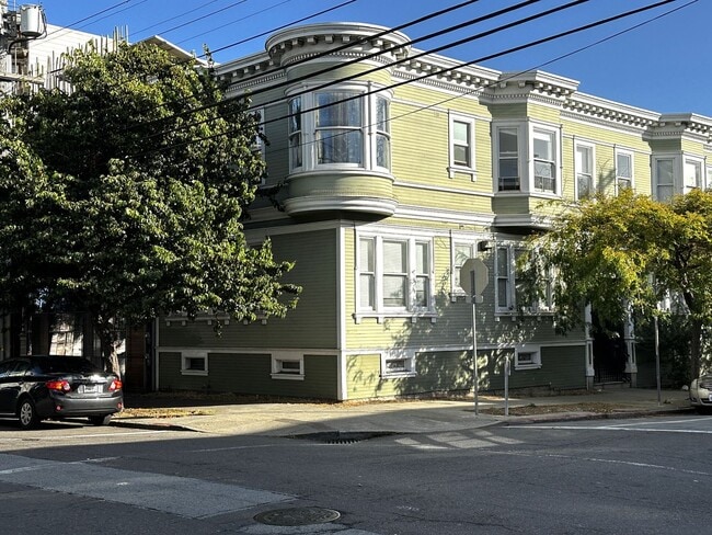 Foto del edificio - Bartlett Street Apartments