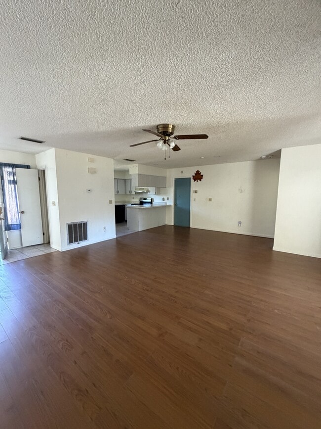 Building Photo - 608 Bahia Dr