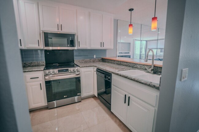 Foto del edificio - 1140 E Ocean Blvd