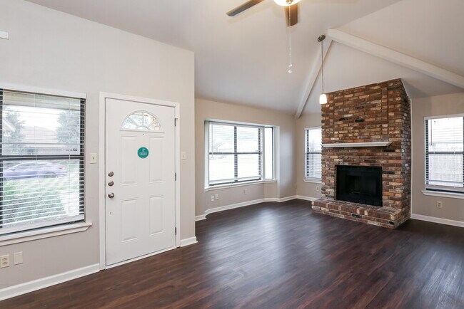 Foto del edificio - 101 Colony Dr