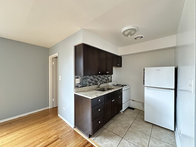 Foto del edificio - 1515 W Morse Ave
