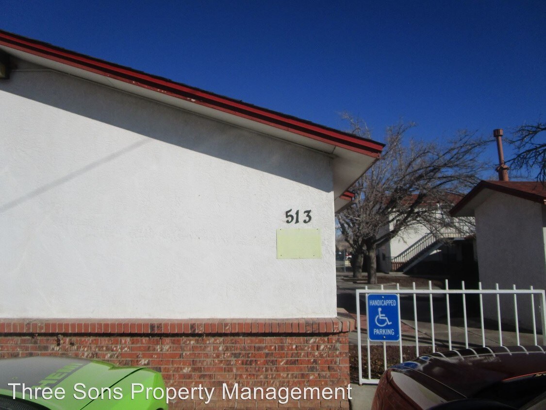 Primary Photo - 513 Candelaria Rd NW
