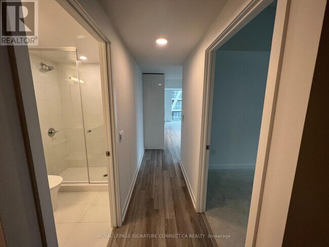 Photo du bâtiment - 238 Simcoe St