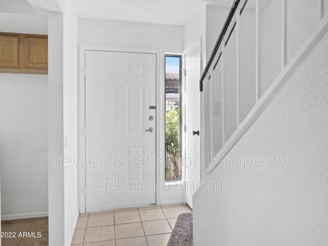 Building Photo - 1333 S Mitchell Dr