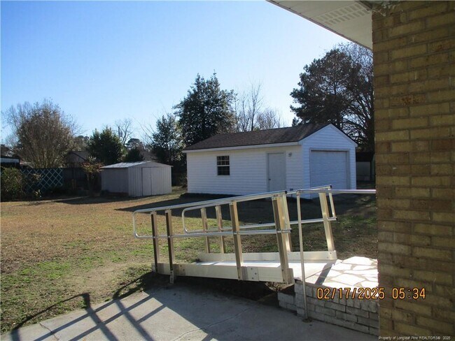 Foto del edificio - 5119 Utile Rd