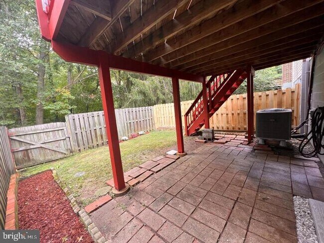 Foto del edificio - 5052 Harford Ln