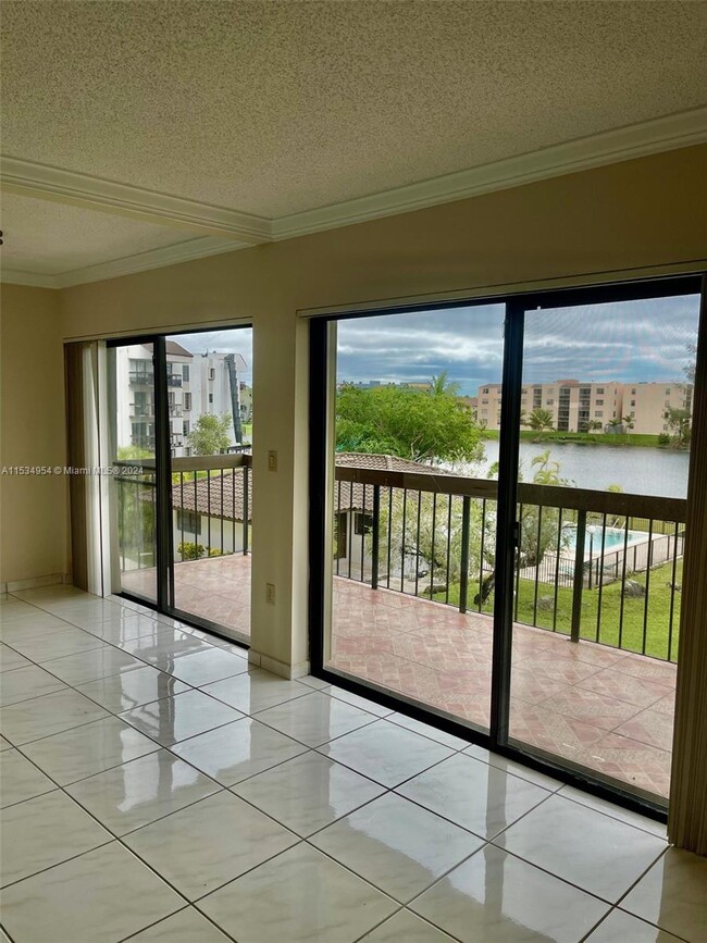 Foto del edificio - 1350 SW 122nd Ave