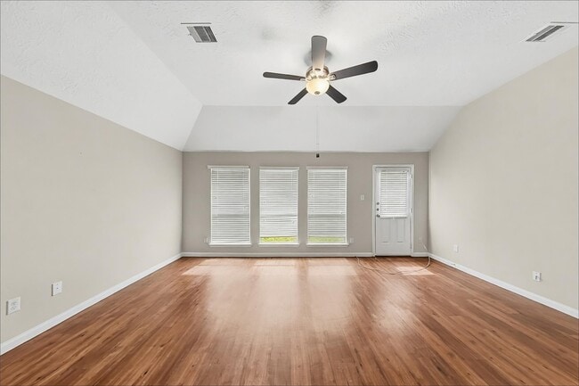 Foto del edificio - 3931 Hawthorn Glen Ct