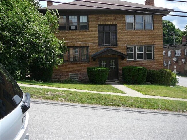 Building Photo - 25 Stanford Ave