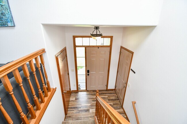 Foto del edificio - Spacious & Stylish Home in a Prime Location!