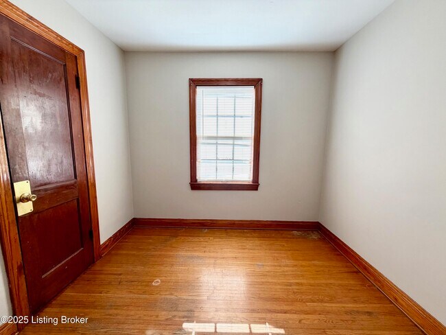 Foto del edificio - 1106 Oleanda Ave