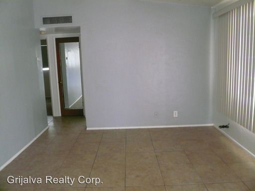 Primary Photo - 1416 E Lee St