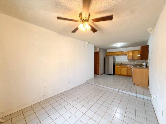 Building Photo - 106 Florida St