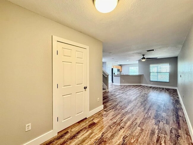 Building Photo - 2409 Hibiscus Bay Ln