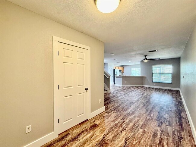 Foto del edificio - 2409 Hibiscus Bay Ln