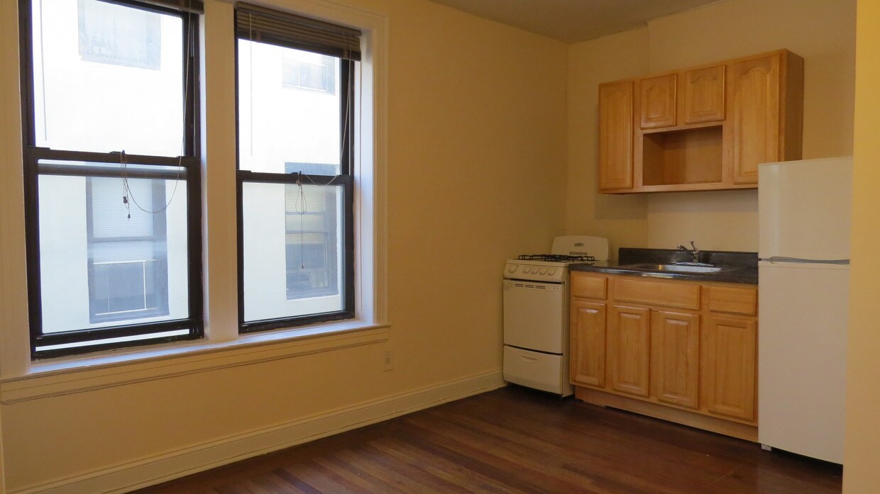Primary Photo - 24-52 44th St