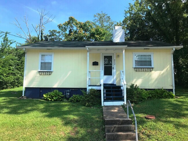Building Photo - 2 Bed/ 1 Bath Oak Ridge