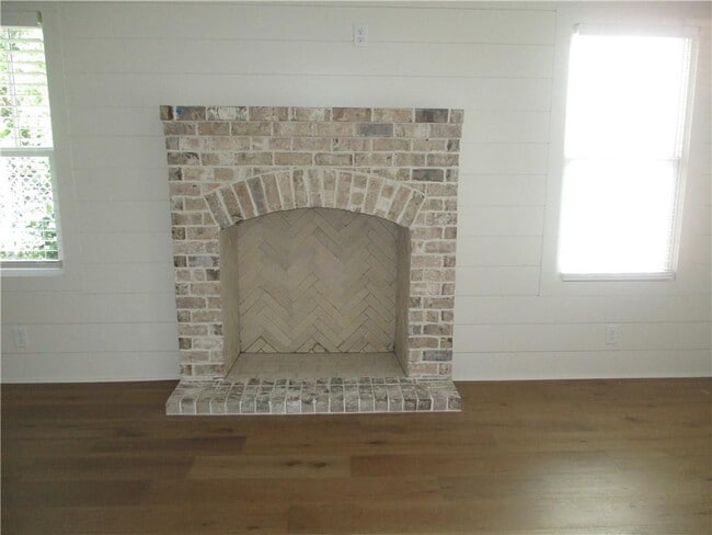 Building Photo - 403 Oleander Rd