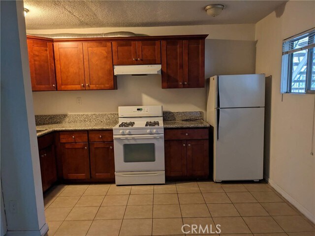 Foto del edificio - 1555 Artesia Blvd