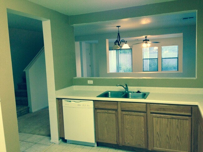Foto del edificio - 722 N 112th Dr