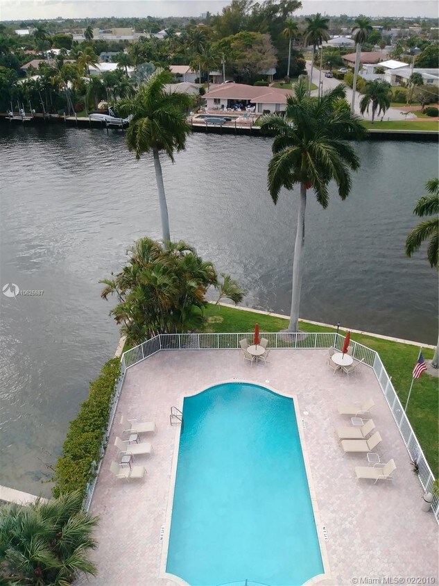 Foto principal - 1881 Middle River Dr