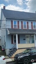Building Photo - 28 E Walnut St