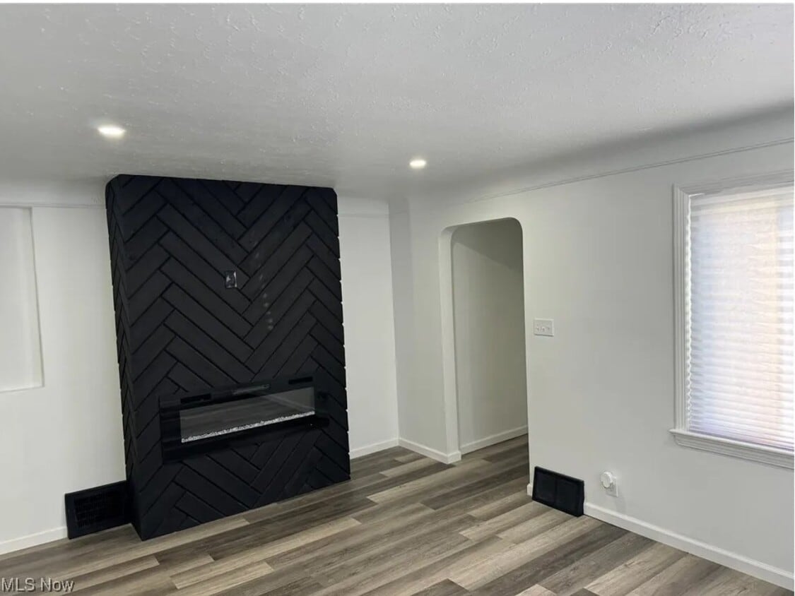 Photo - 13823 Cranwood Park Blvd (Garfield Heights, OH)