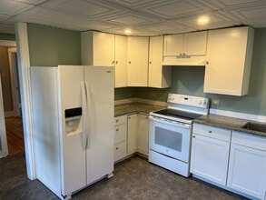 Building Photo - 24 Rowe Ave