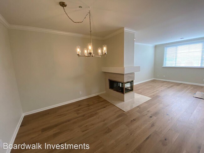 Building Photo - 3 br, 3.5 bath House - 3421 El Camino Real...