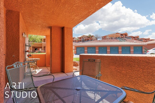 Foto del edificio - Furnished 3 Bedroom, 2 Bathroom Condo at T...